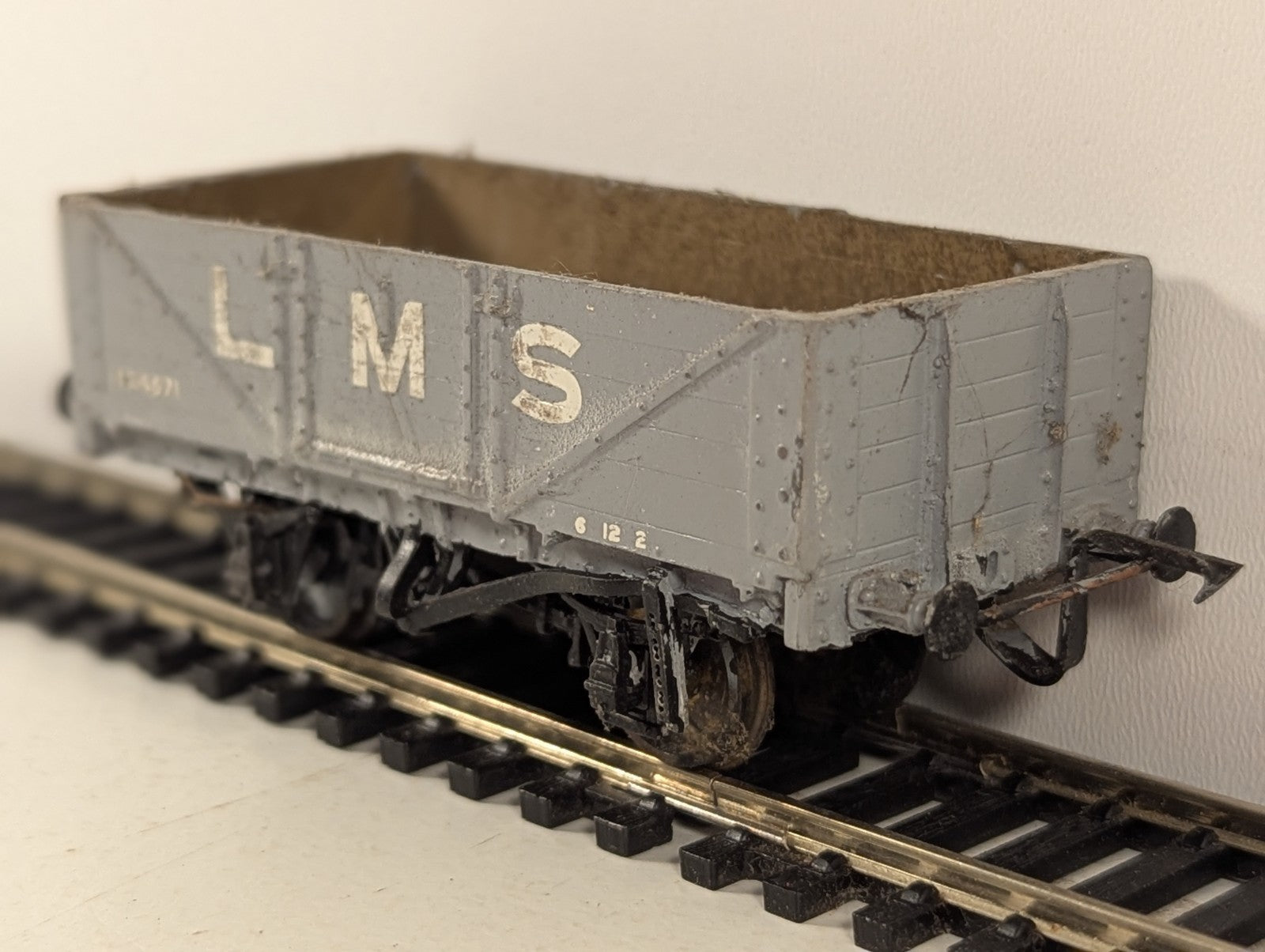 Kit-built OO Gauge LMS 5-Plank Open Wagon 134571 LMS Grey