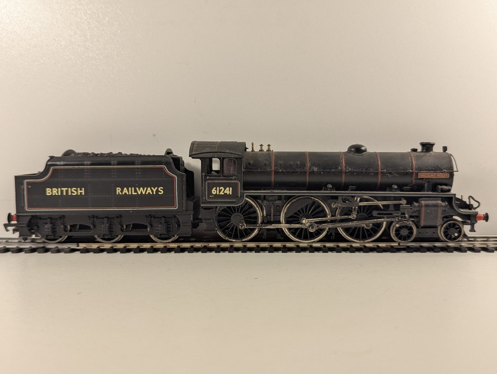 Bachmann OO Gauge Thompson Class B1 'Viscount Ridley' Steam Locomotive