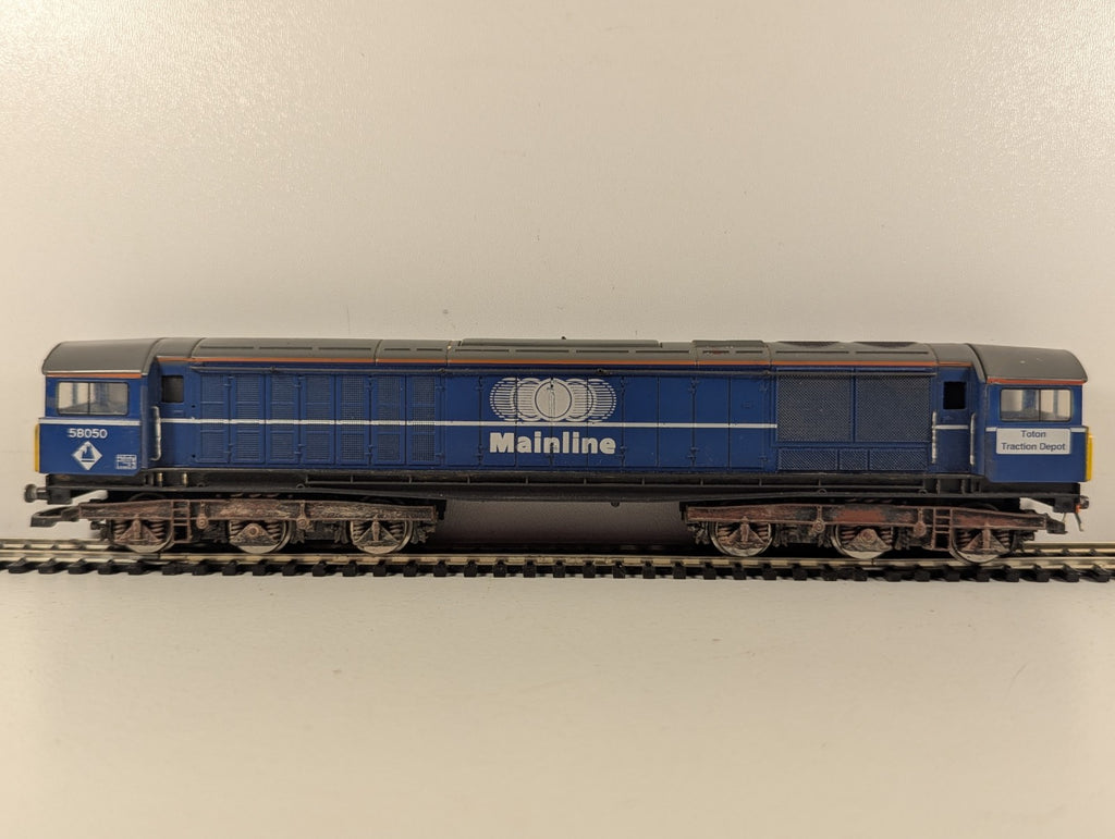 Hornby OO Gauge Class 58 Co-Co 'Toton Traction Depot' Diesel Loco