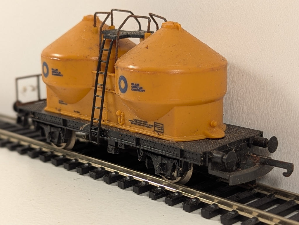 Lima 2720 OO Gauge Blue Circle Cement Tank Wagon
