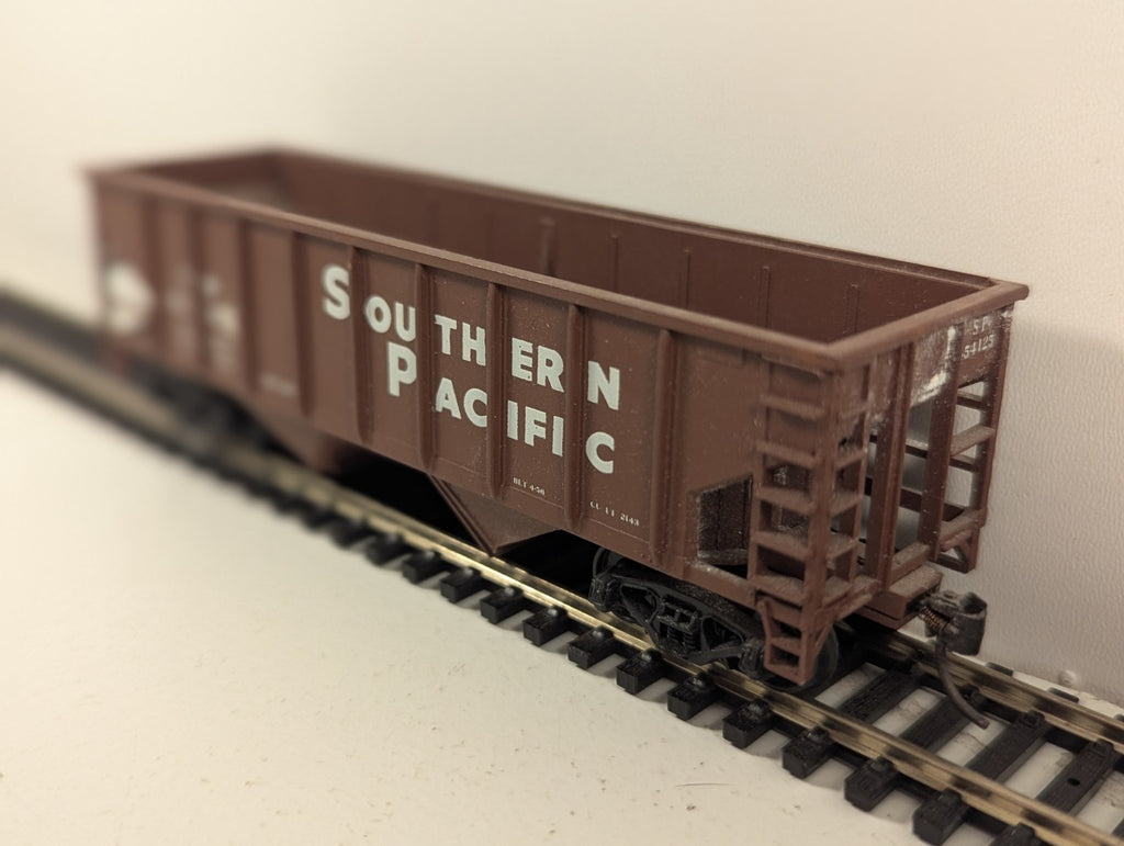 Walthers Trainline HO Gauge Southern Pacific 2-Bay Hopper Wagon