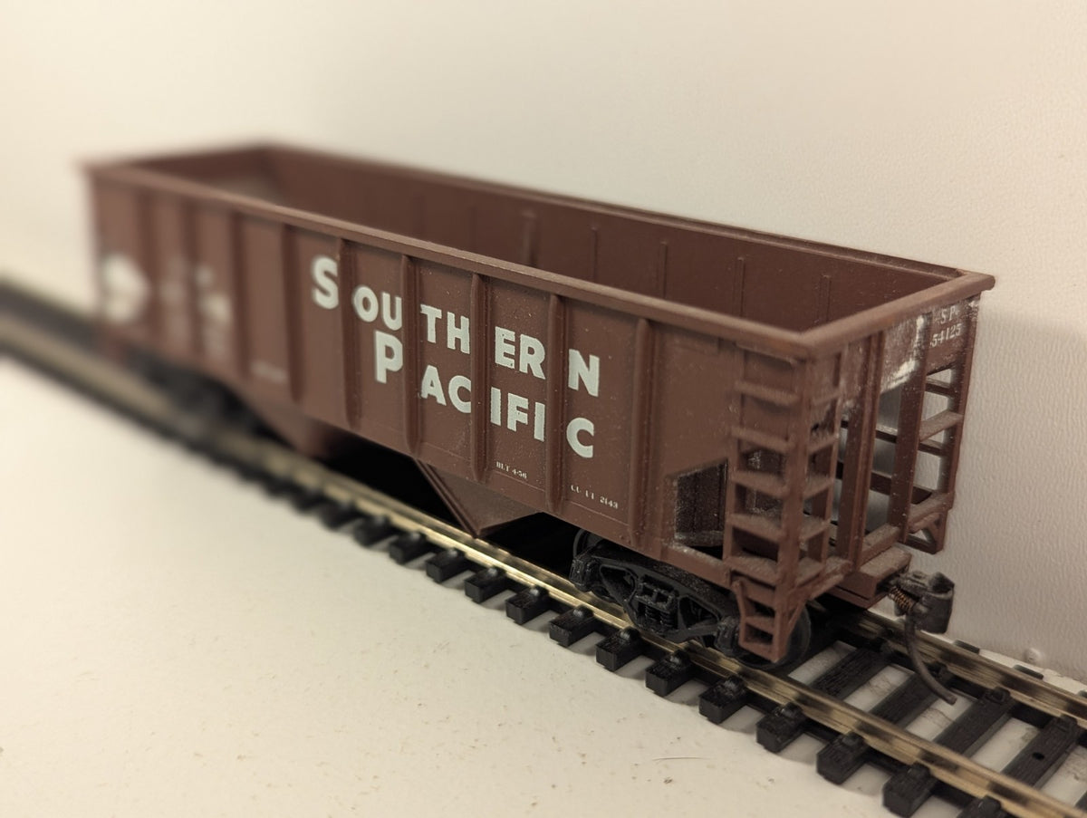 Walthers Trainline HO Gauge Southern Pacific 2-Bay Hopper Wagon
