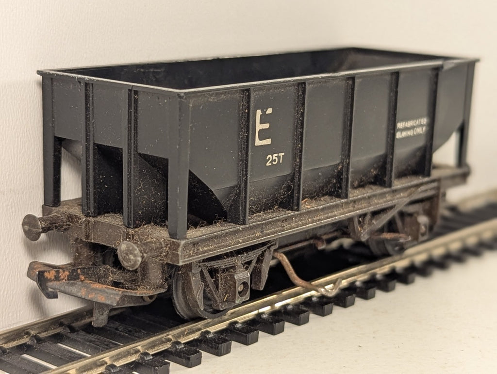 Tri-ang OO Gauge 25 Ton Hopper Wagon 'Prefabricated Relaying Only'