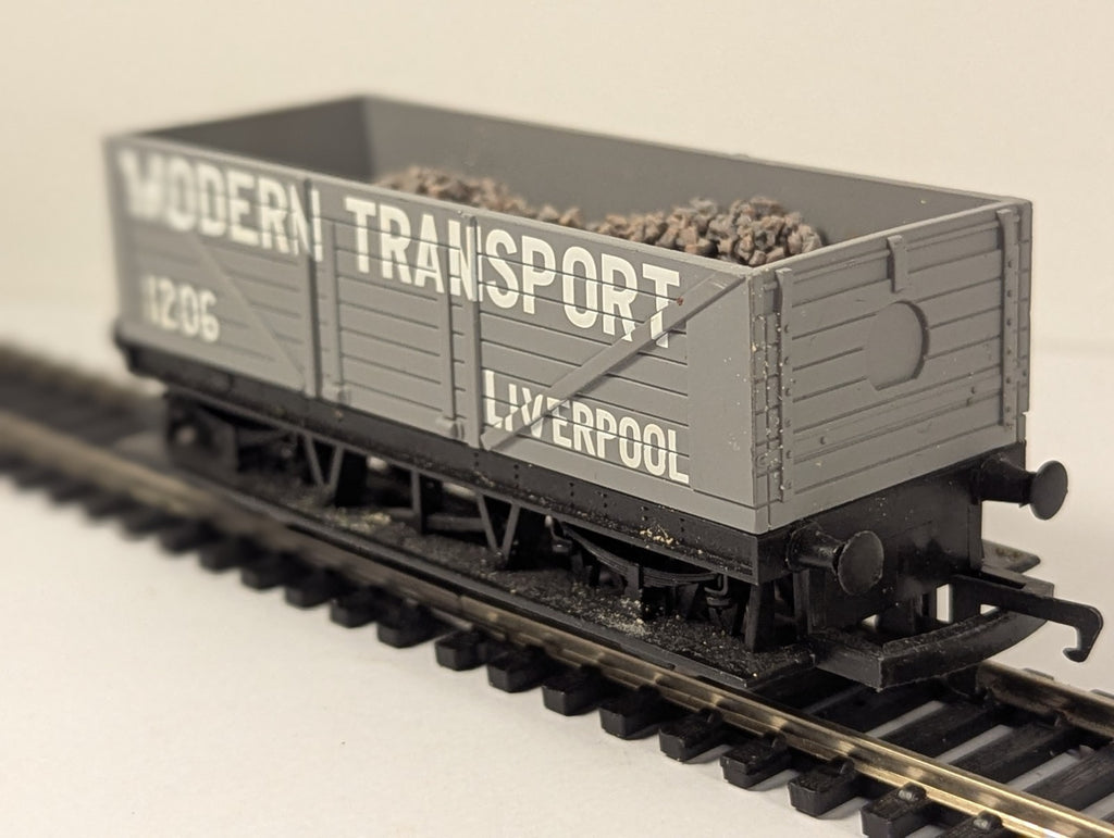 Hornby R1115 OO Gauge 7 Plank Open Wagon Modern Transport Liverpool with coal