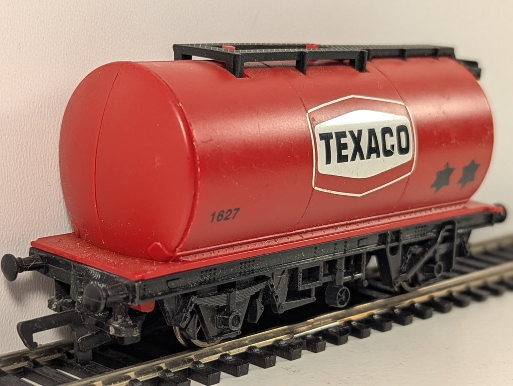 Hornby R231 OO Gauge Red Texaco Tank Wagon Missing Buffer