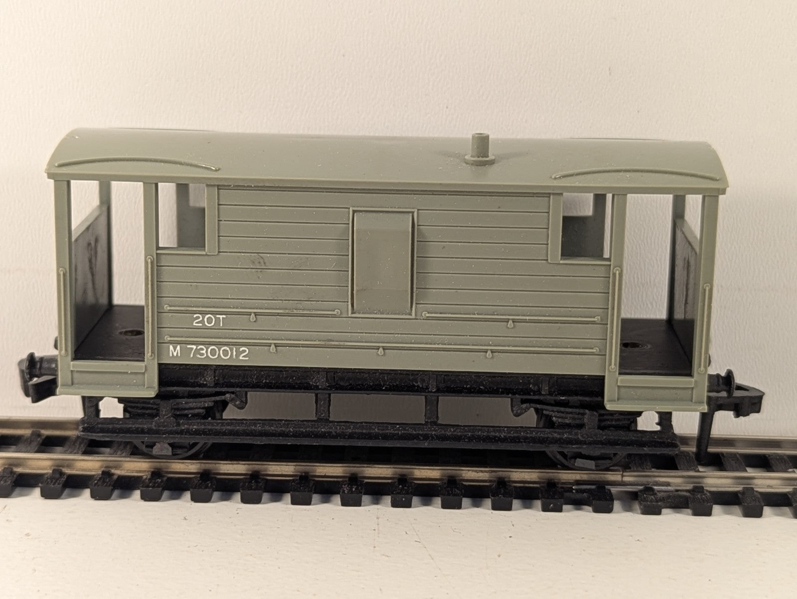 Hornby Dublo OO Gauge 20-Ton Goods Brake Van - Wrong Box