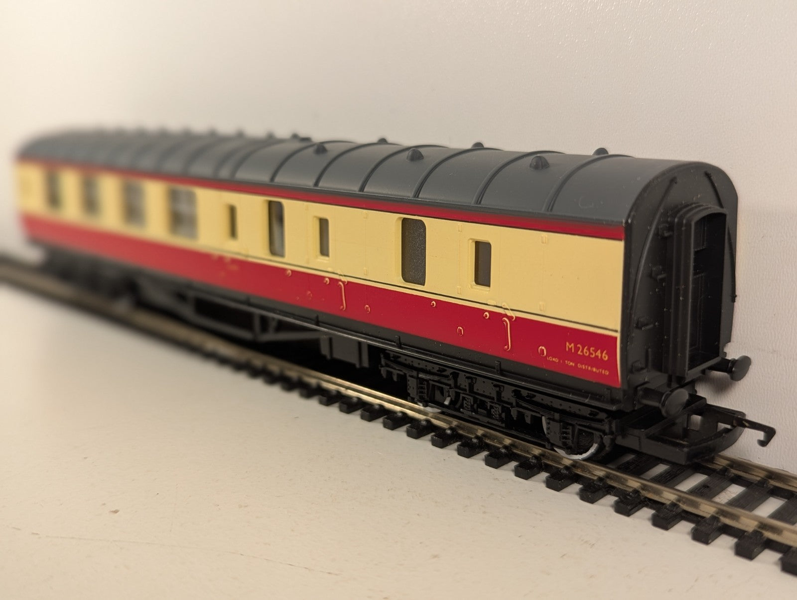 Hornby Railways OO Gauge BR Brake Coach Passenger Coach M26546