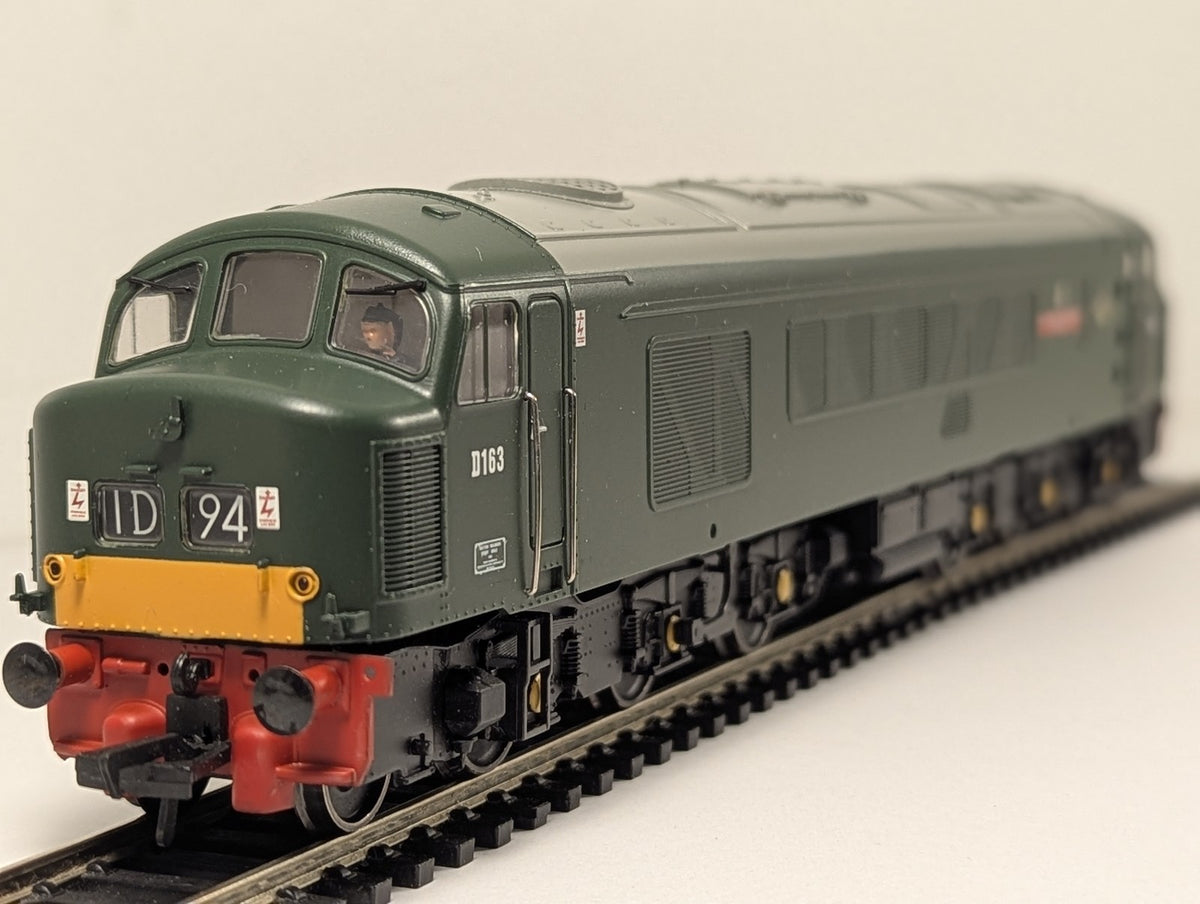 Bachmann OO Gauge Class 46 D163 Leicestershire & Derbyshire Yeomanry