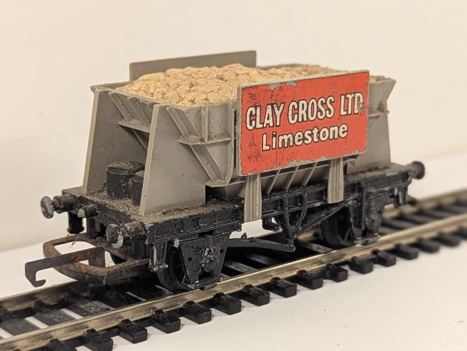 Wrenn OO Gauge W5005 Clay Cross Ltd Limestone Hopper Wagon
