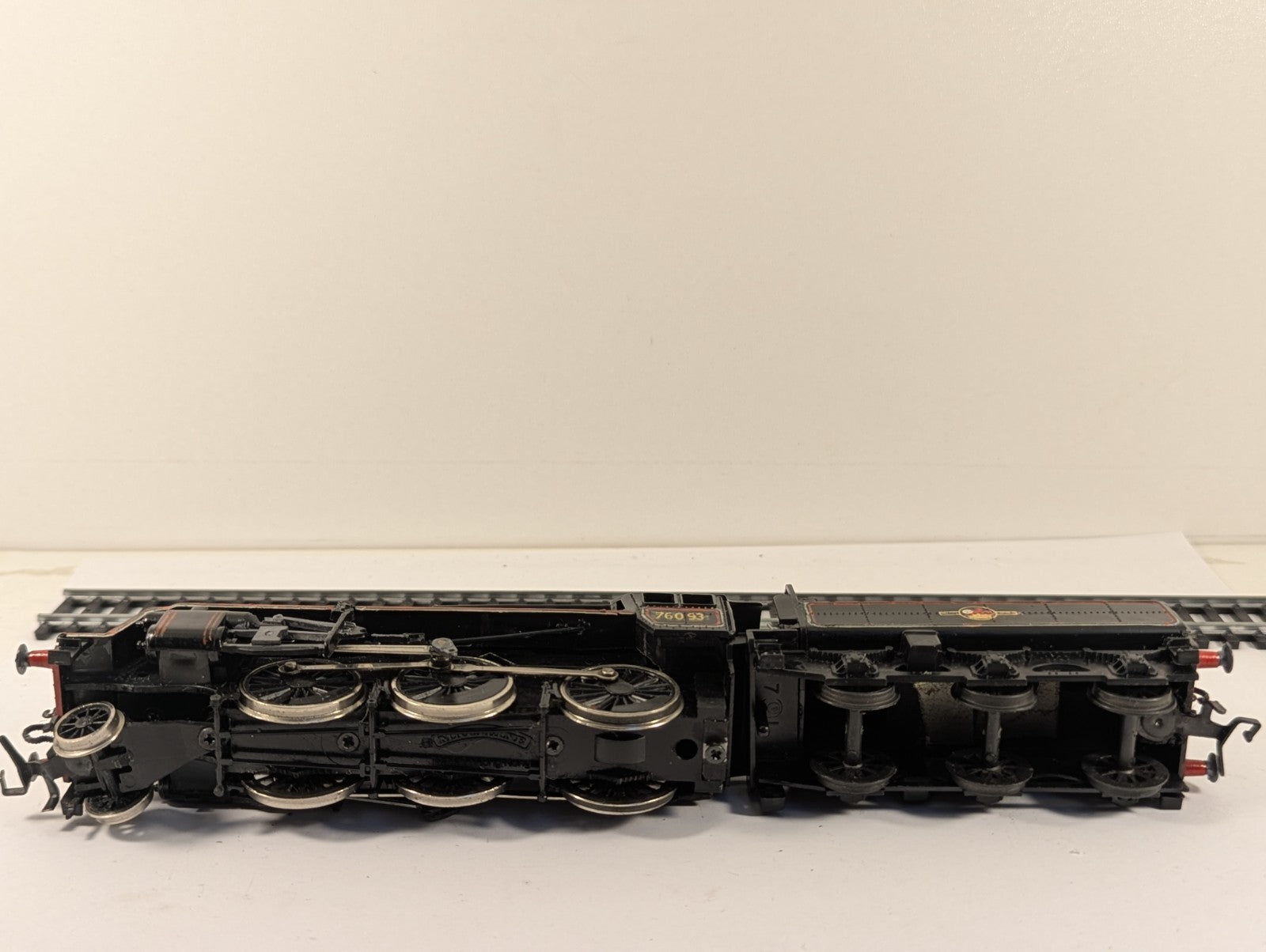 Mainline OO Gauge Standard Class 4MT Renumbered Poor Runner