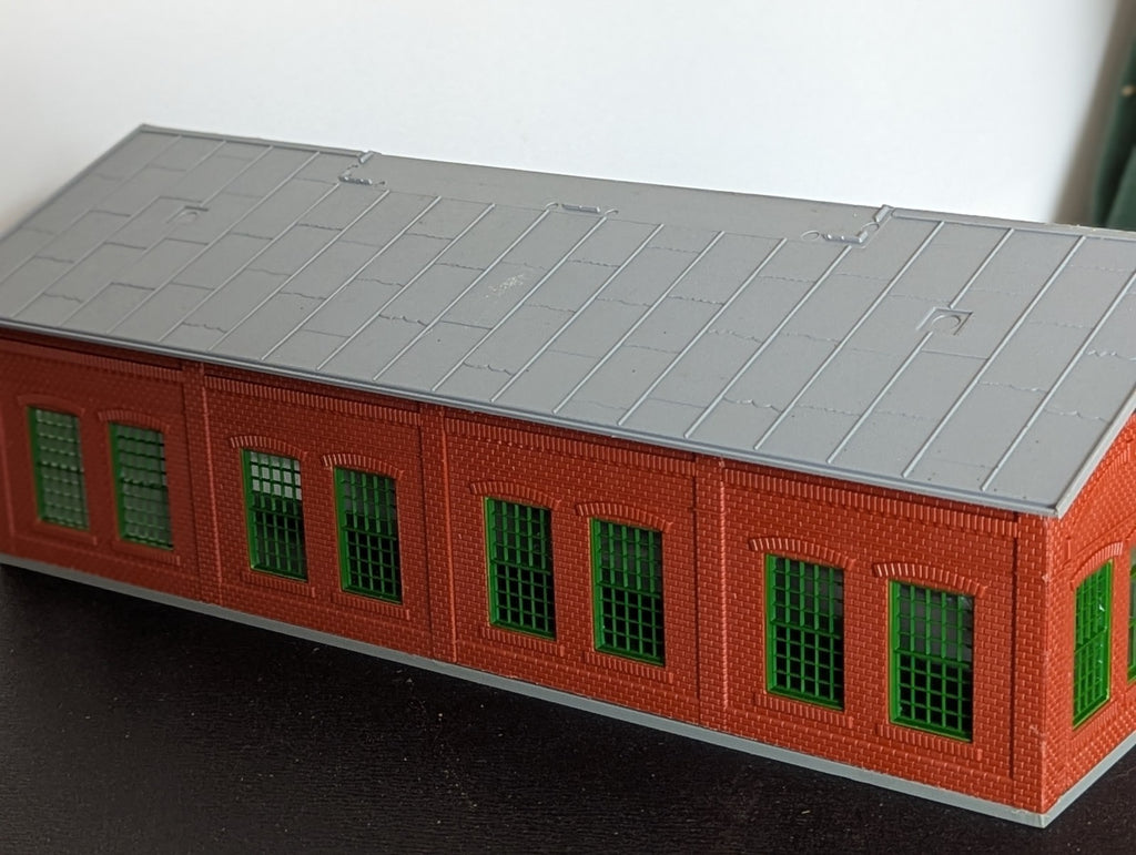 Pola HO Gauge Two-Stall Engine Shed 211