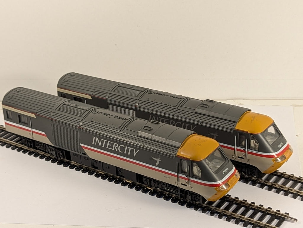 Hornby OO Gauge Class 43 HST 2 Car Set 43051 & 43072