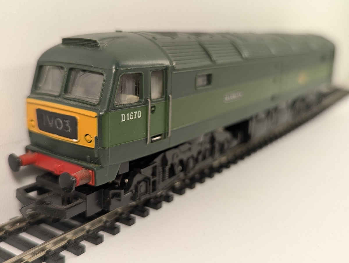 Hornby OO Gauge Class 47 'Mammoth' Diesel Locomotive D1670 BR Two-Tone Green