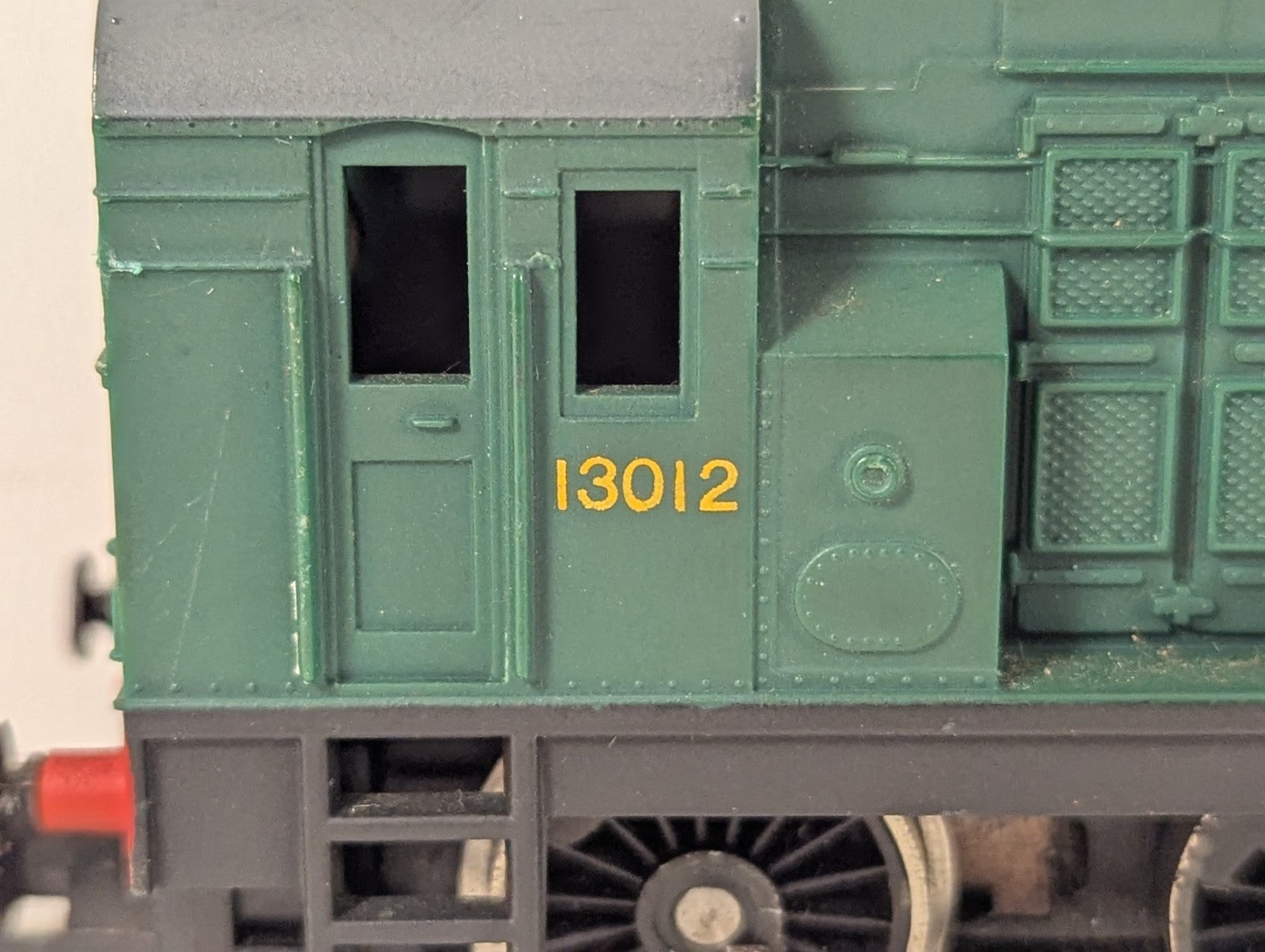 Hornby OO Gauge Class 08 Diesel Shunter Diesel Locomotive 13012 BR