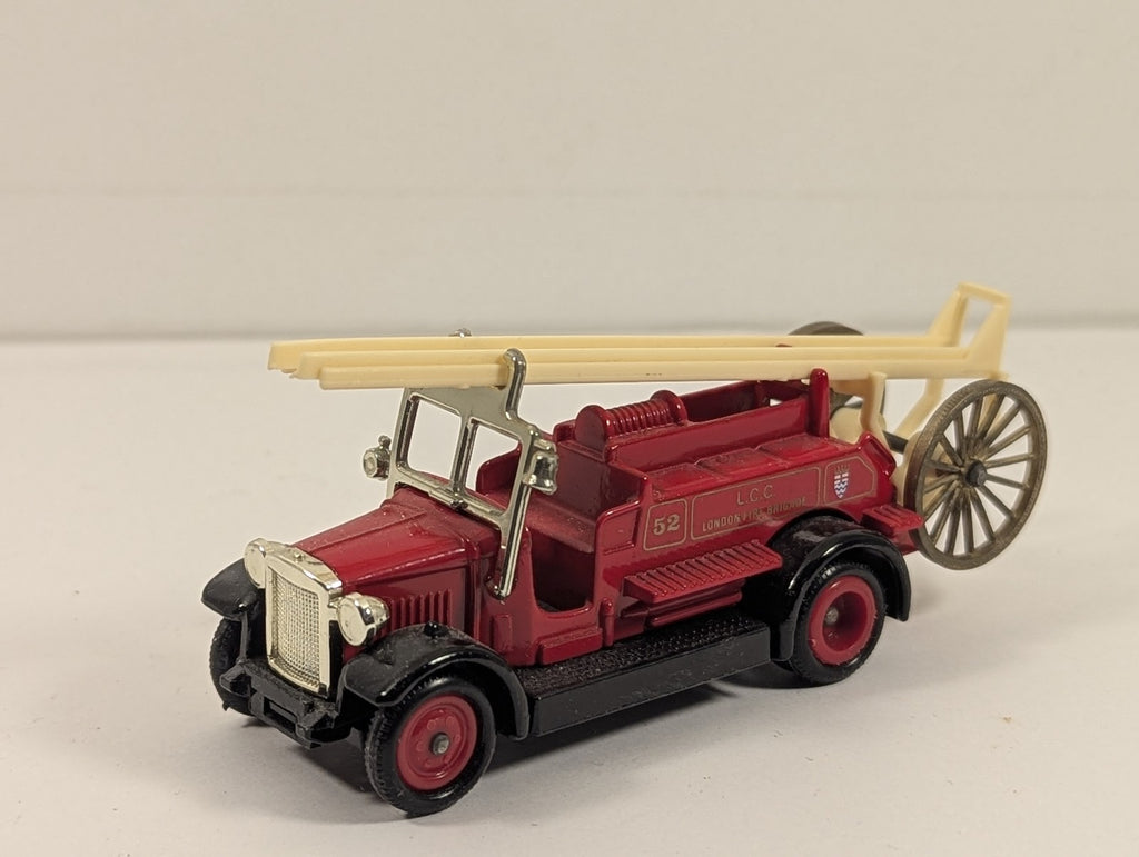 Lledo Dennis Fire Engine Die-cast Model Vehicle 52