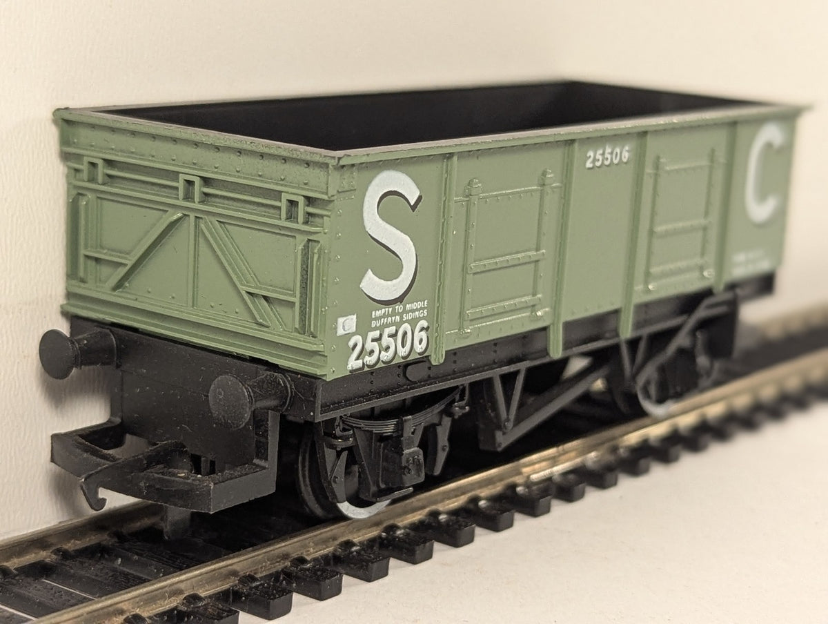 Hornby OO Gauge Stephenson Clarke 20-Ton Mineral Wagon Goods Wagon 25506