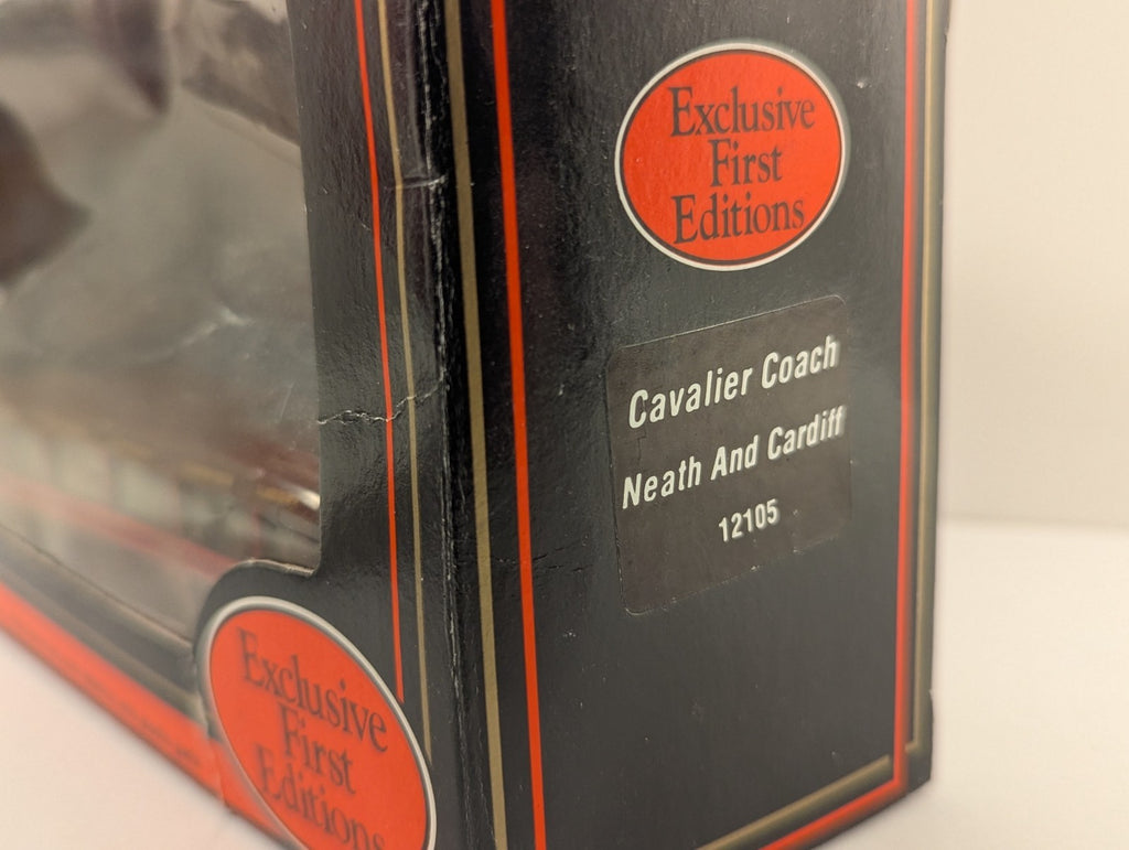 EFE 12105 OO Gauge Cavalier Coach Neath & Cardiff - Boxed