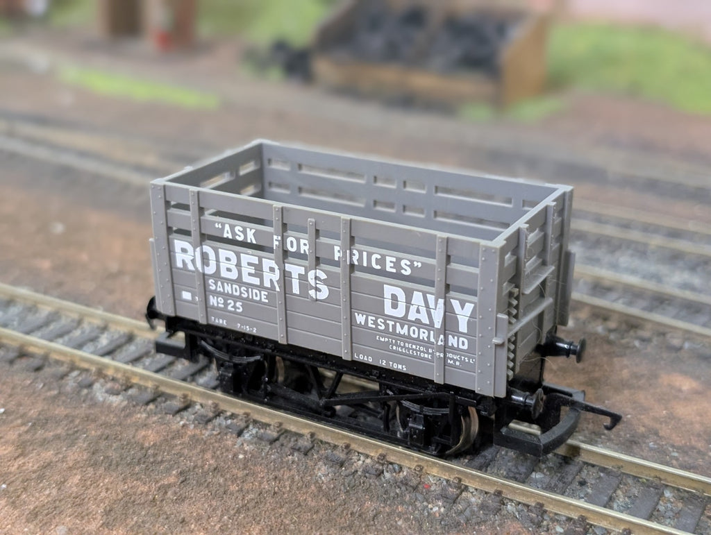 Hornby R.719 “Roberts Davy” Coke Wagon