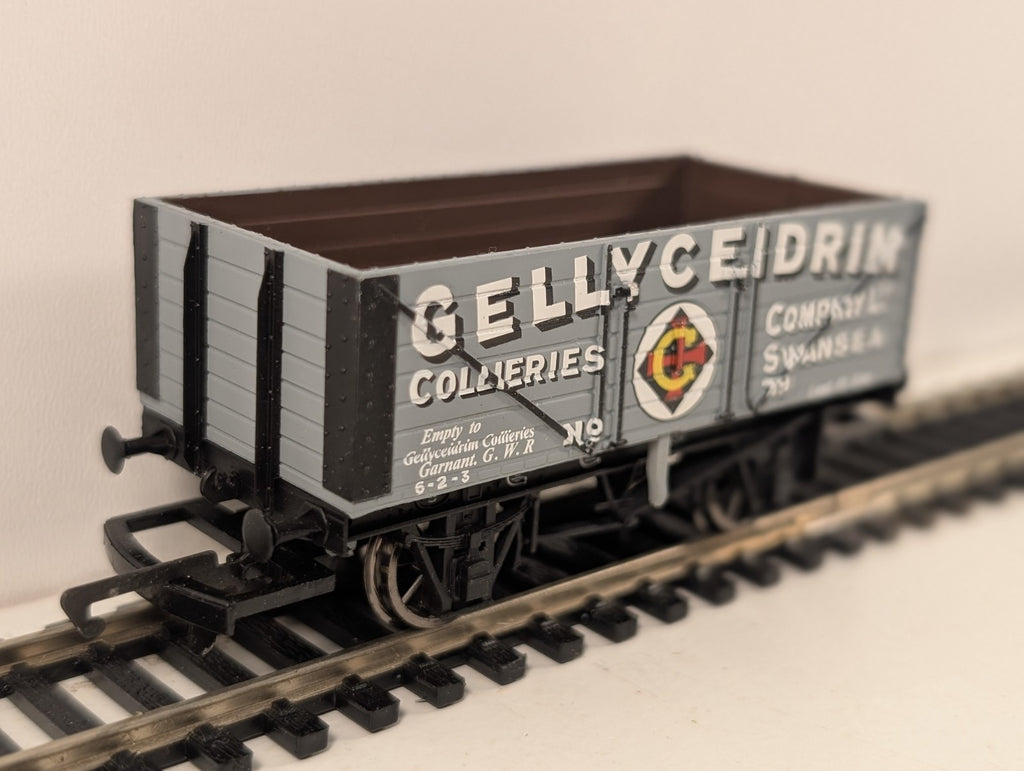 Hornby OO Gauge Grey Gellyceidrim Collieries 7 Plank Open Wagon