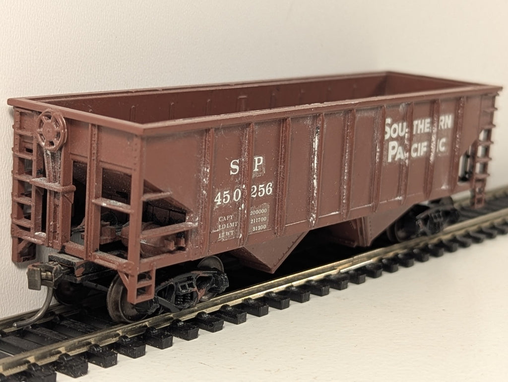 Walthers Trainline 931-1843 Southern Pacific Two-Bay Hopper