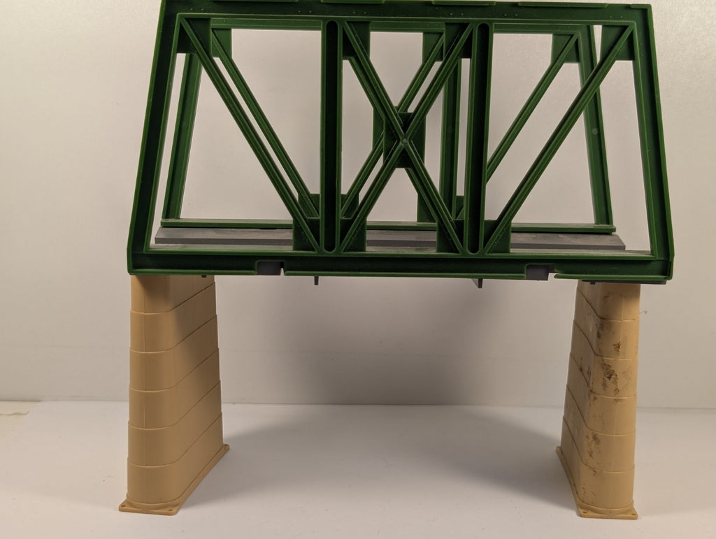Hornby R657 OO Gauge Girder Bridge