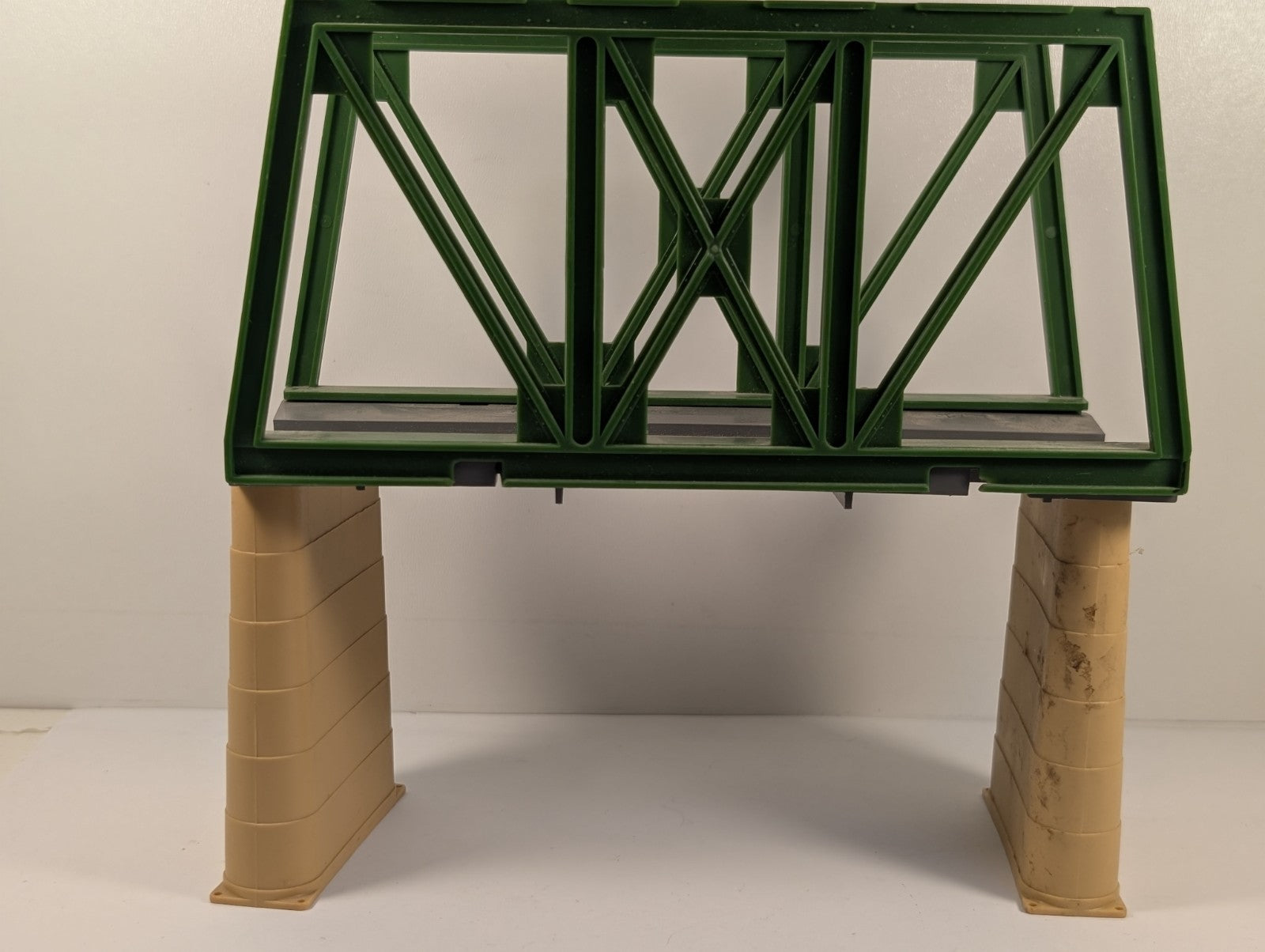 Hornby R657 OO Gauge Girder Bridge