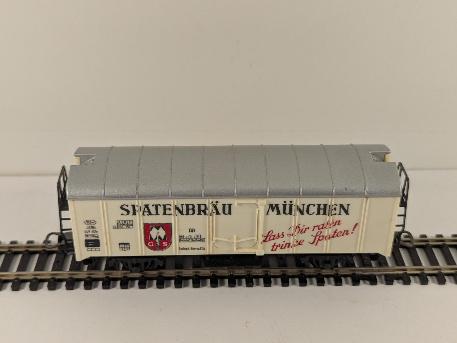 Lima 3111 OO Gauge Spatenbräu Refrigerated Beer Wagon Boxed