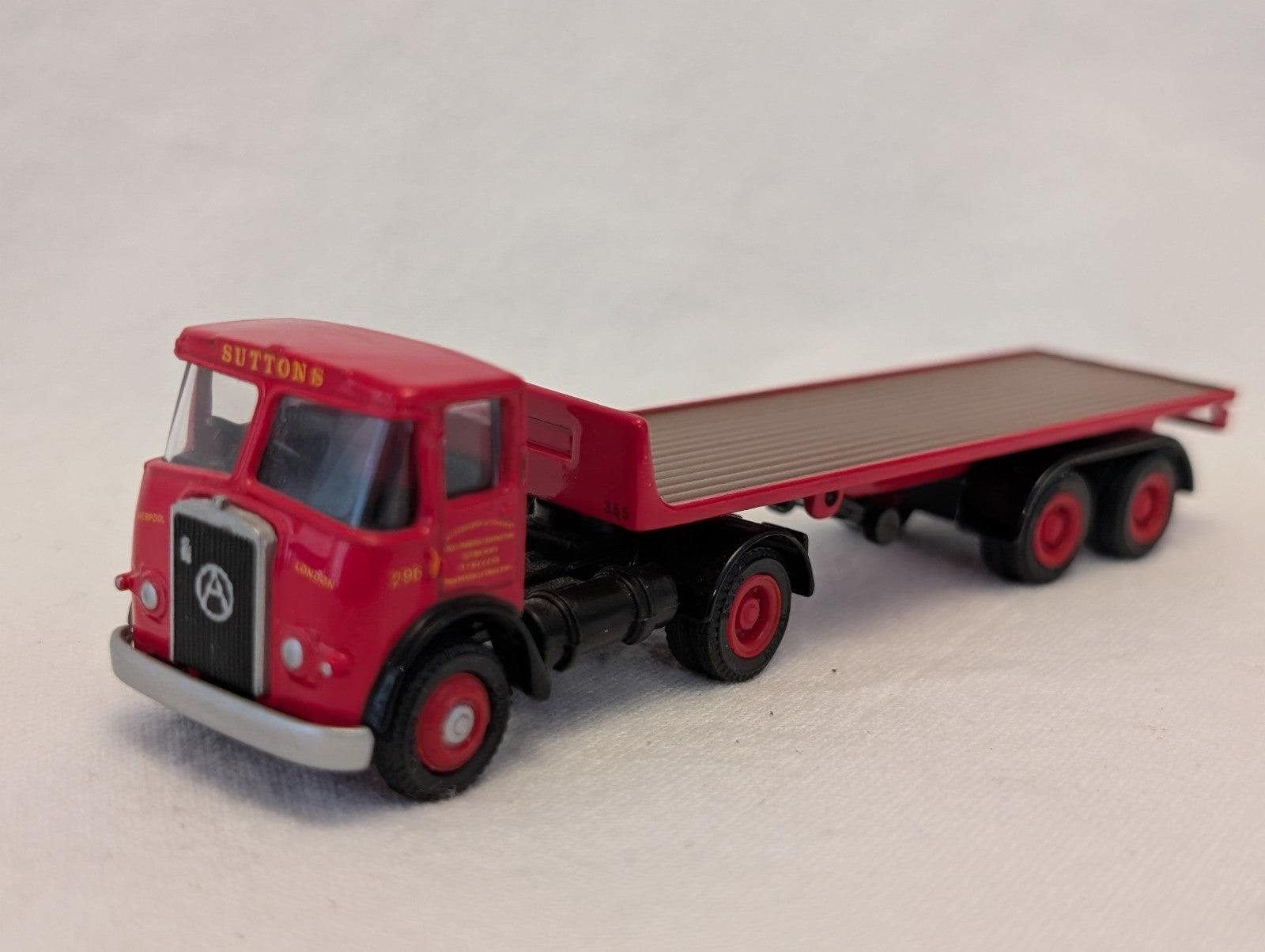 EFE 1:76 Scale Atkinson Articulated Flatbed Die-cast Lorry 296