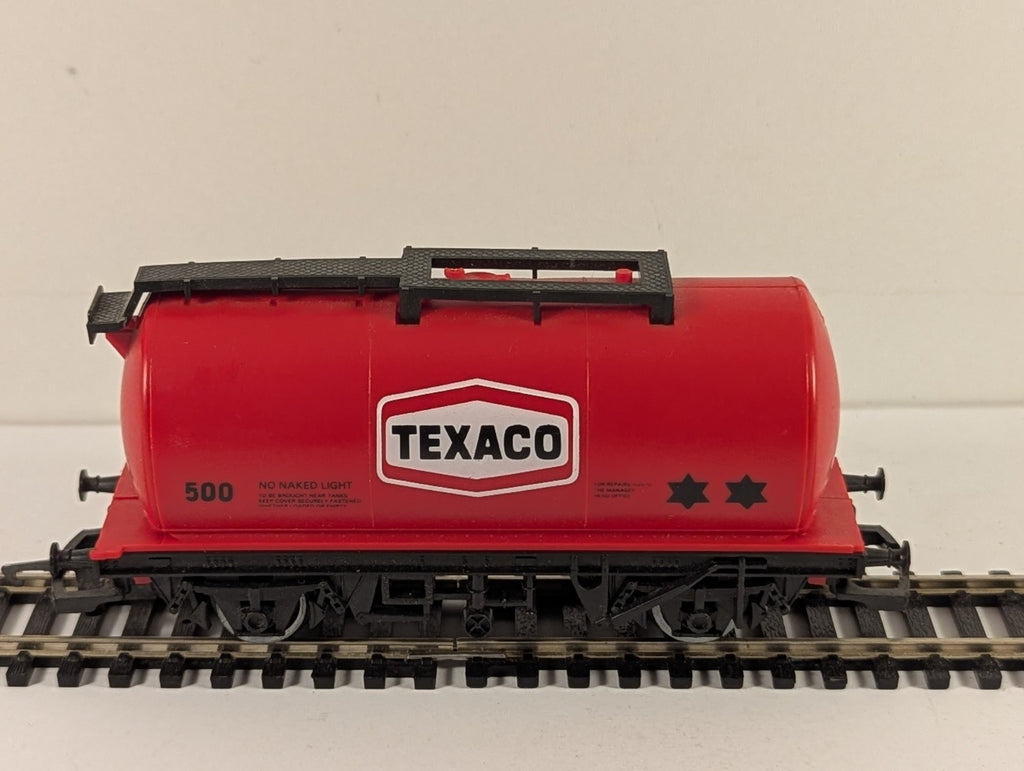 Hornby R231 Texaco Tank Wagon Red OO Gauge