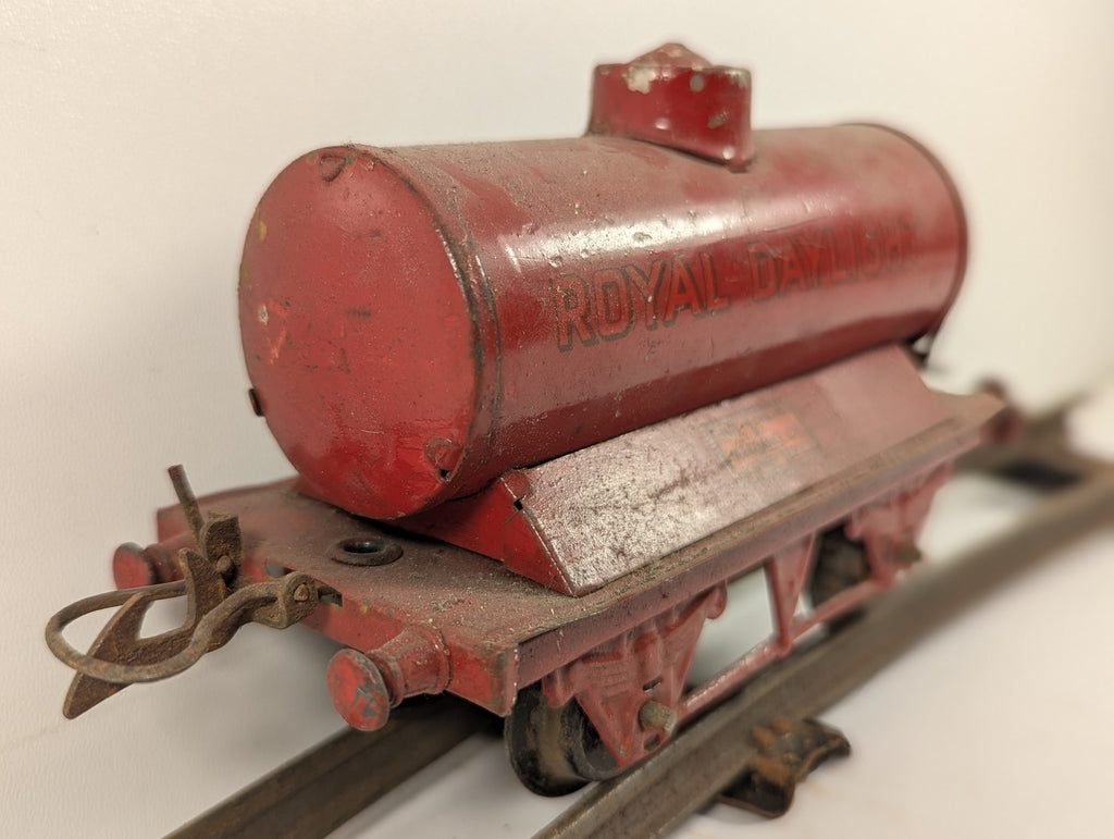 Hornby O Gauge Royal Daylight Petrol Tank Wagon Royal Daylight Red