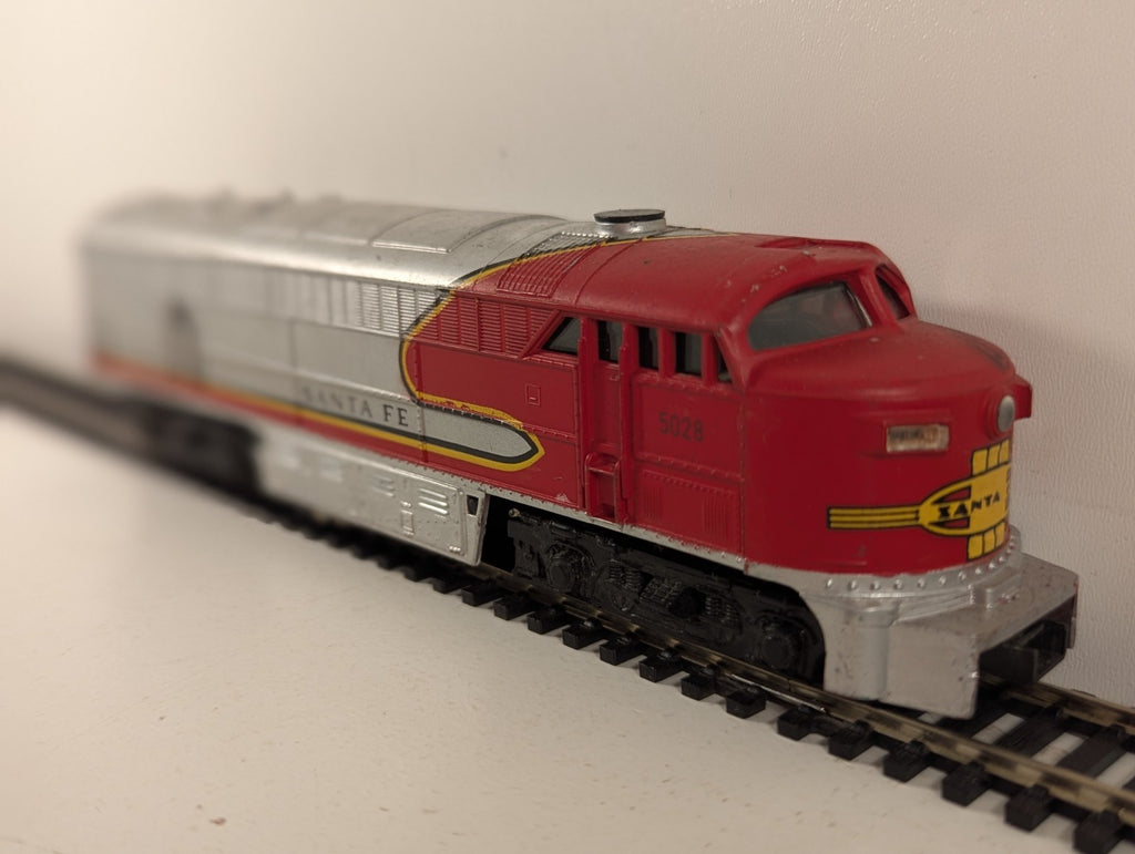 AHM / Tempo HO Gauge Alco FA-2 Diesel Locomotive 5028 Santa Fe - Spares/Repair