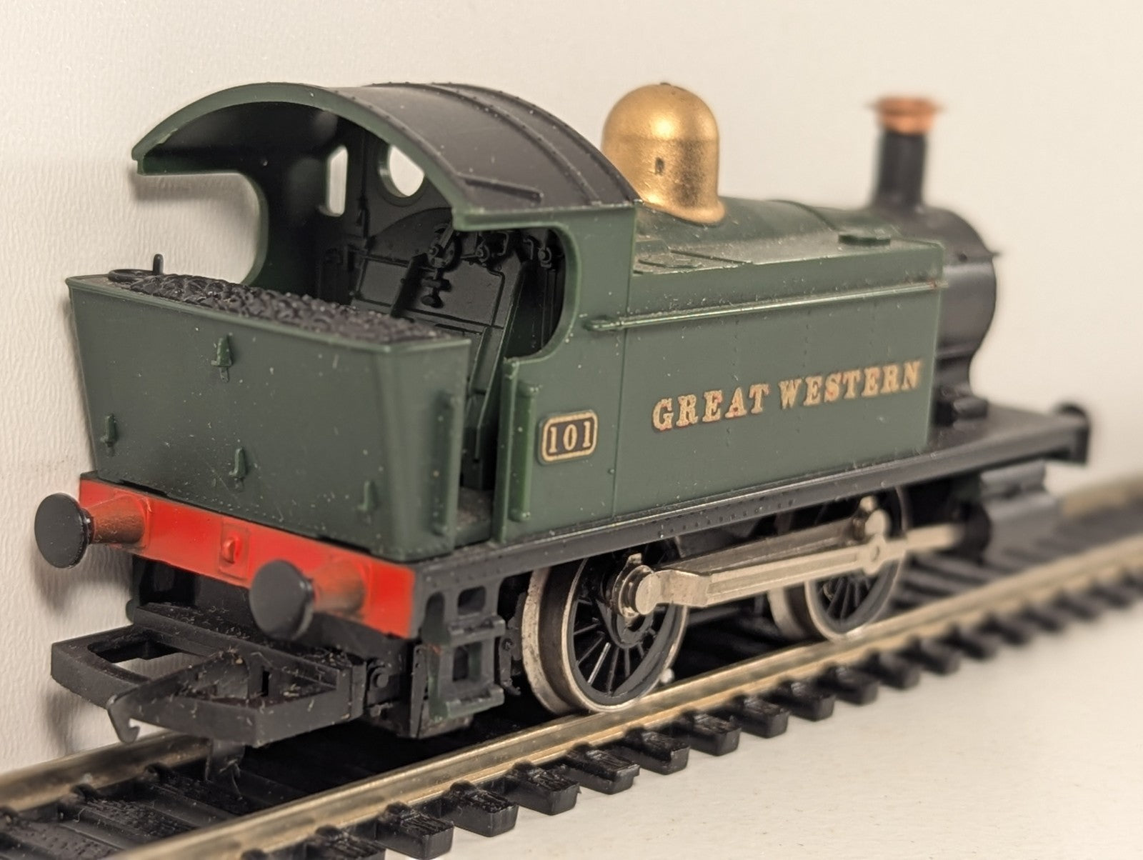 Hornby R077 GWR Holden Class 101 0-4-0T Tank Locomotive OO Gauge