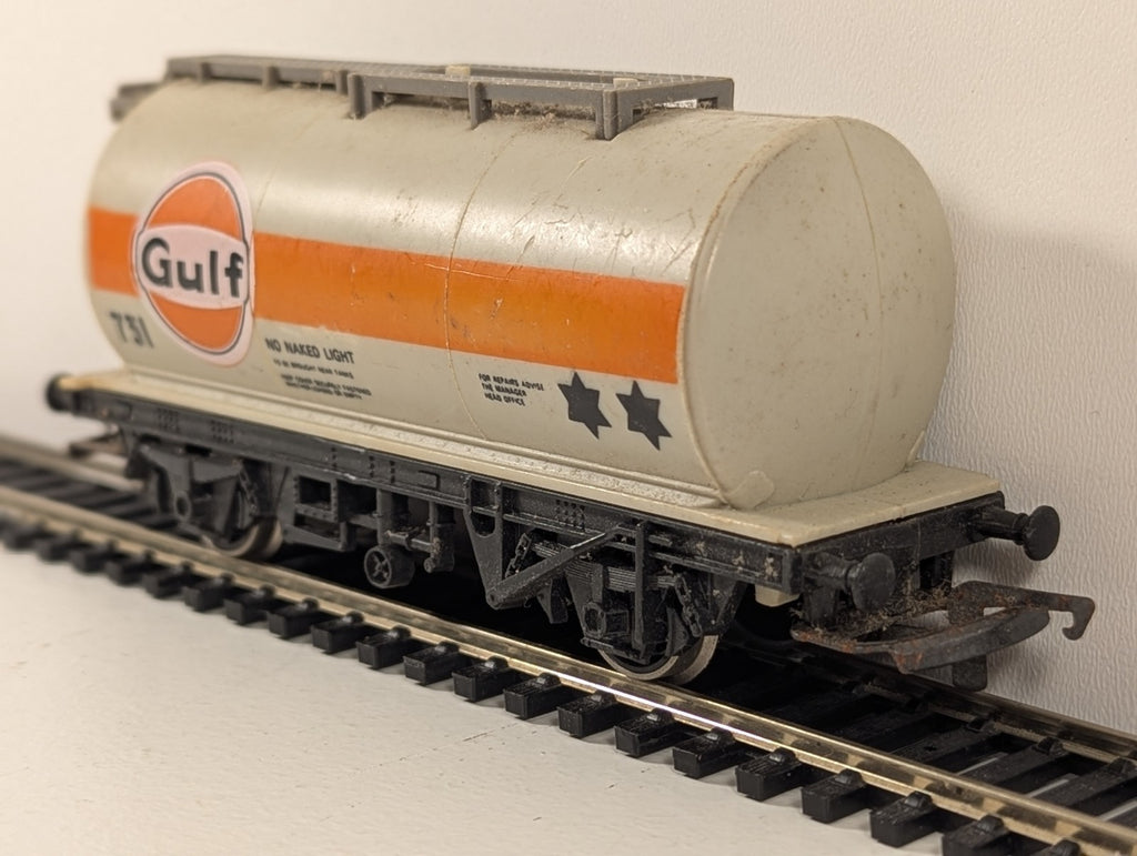 Hornby R731 OO Gauge Gulf Tank Wagon