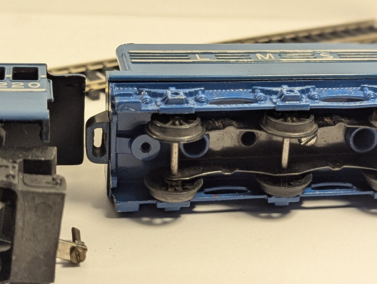 Hornby OO Gauge Coronation Class Steam Locomotive 6220 LMS Blue R374
