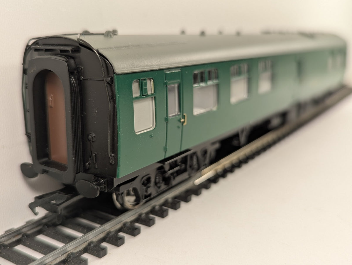 Bachmann OO Gauge BR Mk1 Restaurant Miniature Buffet (RMB) Passenger Coach S1881