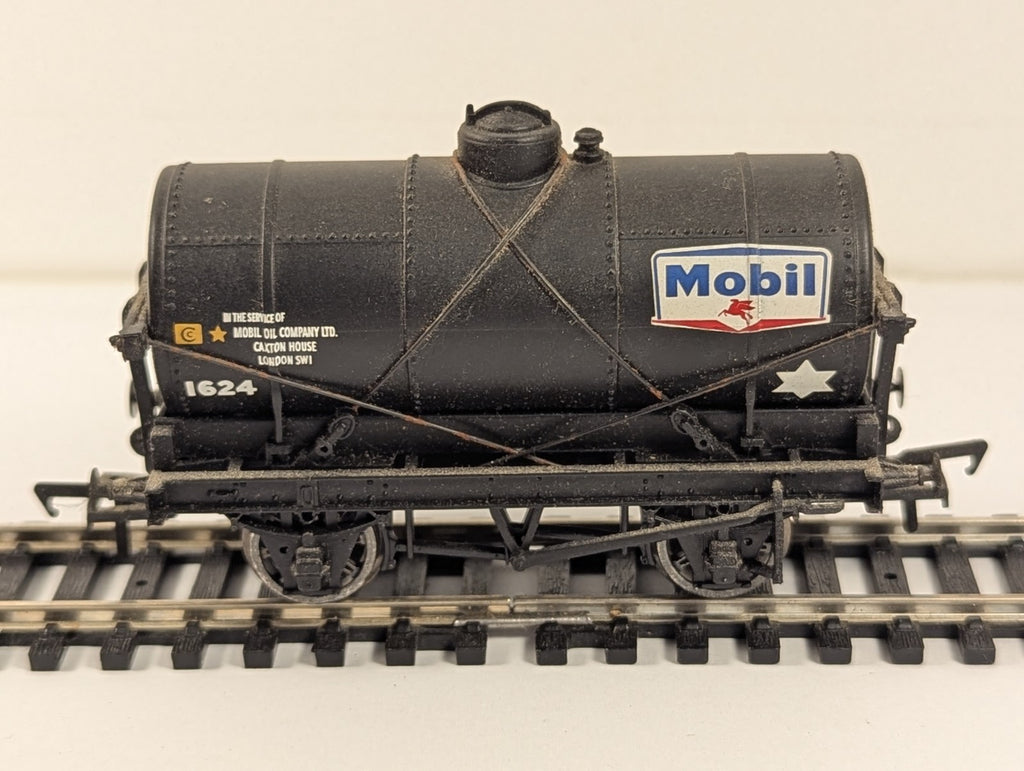 Bachmann OO Gauge 14 Ton Tank Wagon Goods Wagon 1624 Mobil Black 37