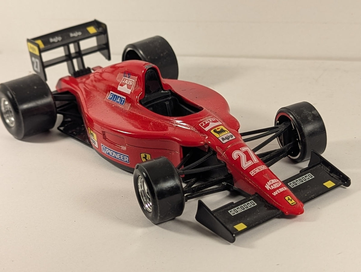 Bburago 1:24 Ferrari 641/2 Formula 1 Car 27 Ferrari Red