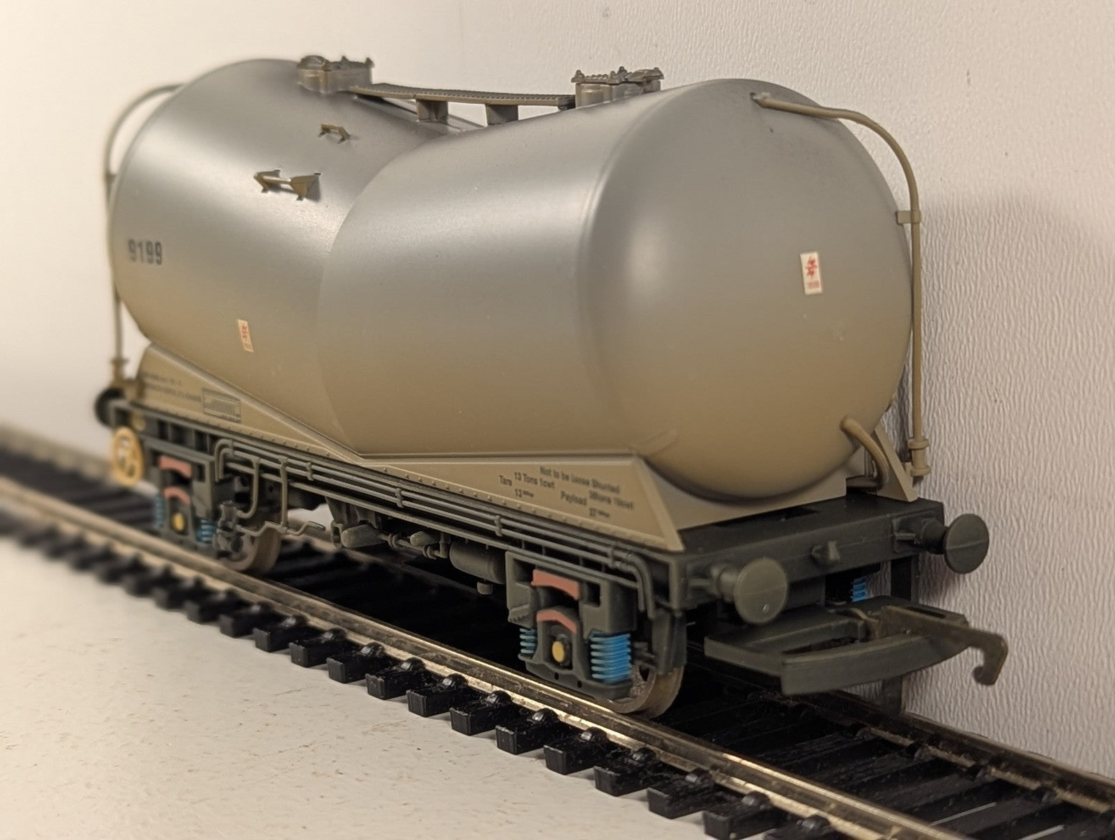 Hornby OO Gauge PCA Metalair Bulk Powder Wagon Goods Wagon 9199 Grey R6244
