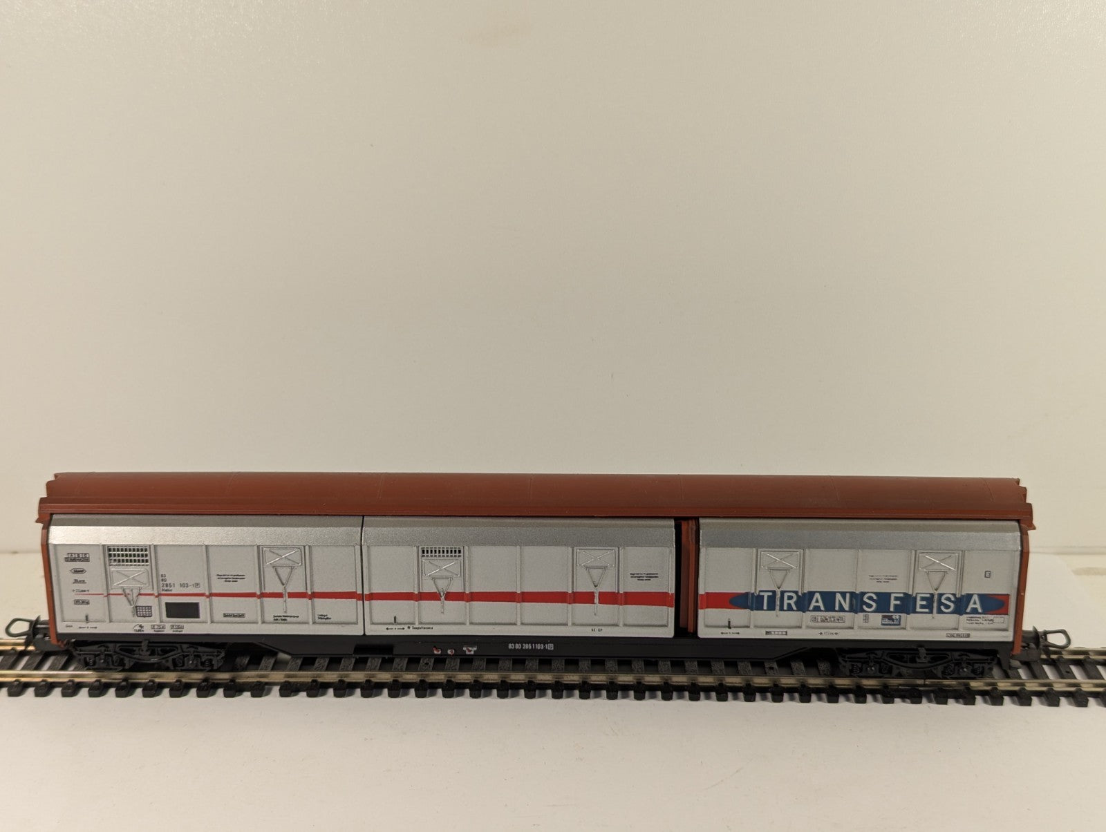 Electrotren HO Gauge Silver & Brown Sliding Wall Wagon