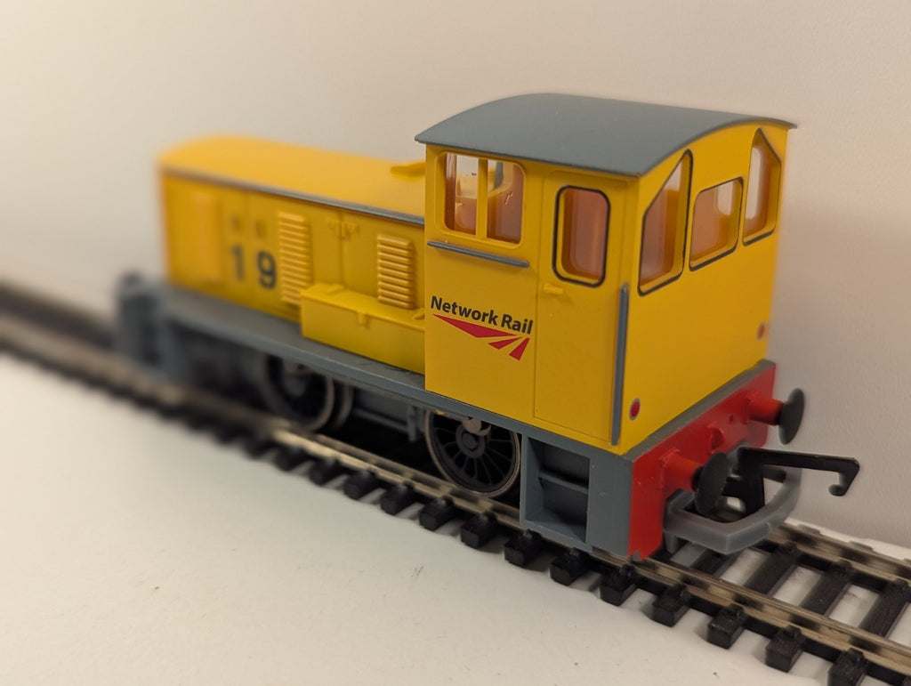 Hornby R3775 Network Rail 0-4-0 Diesel Shunter