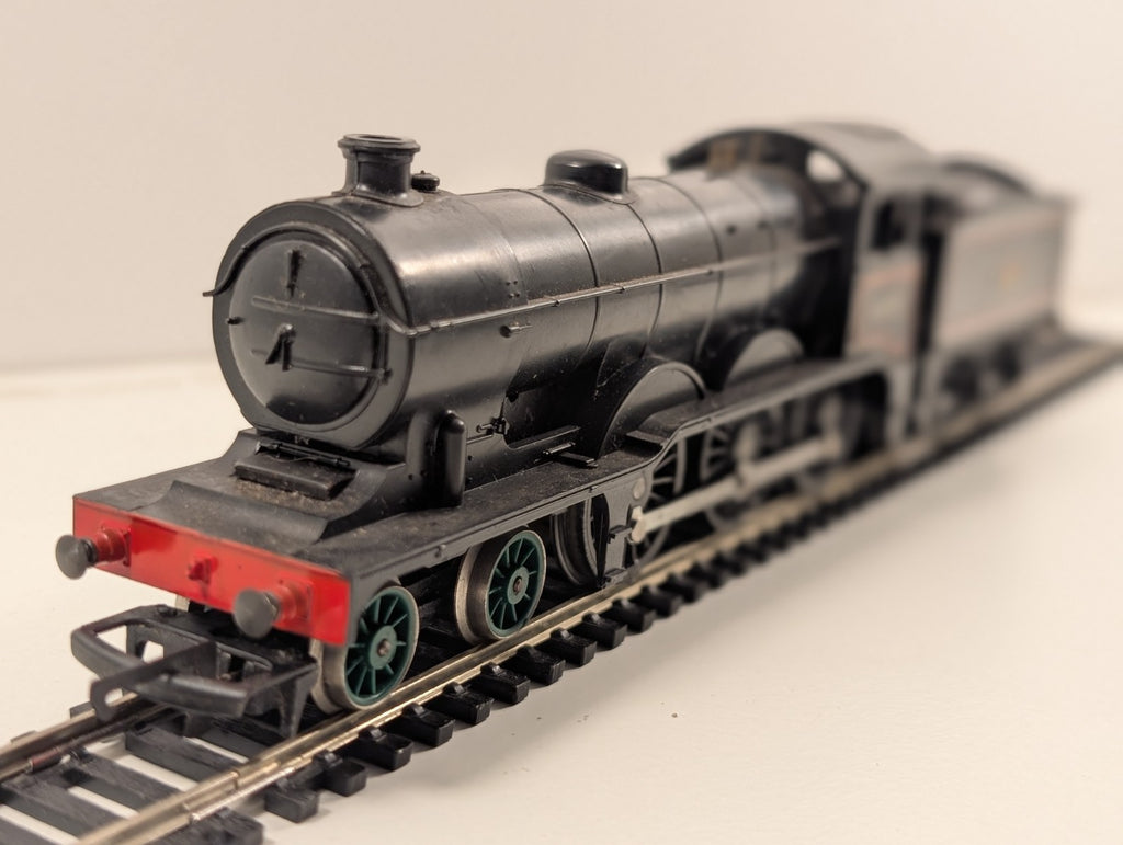 Tri-ang / Triang-Hornby R150S Class B12 4-6-0 No. 61572 in BR Black