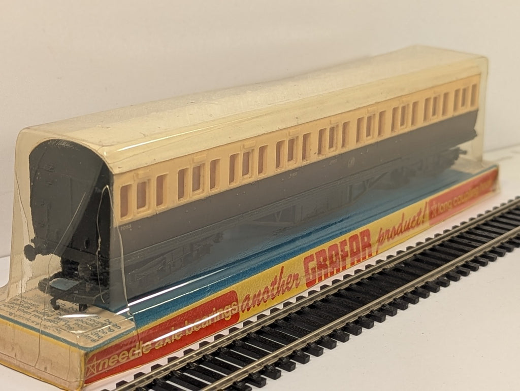Graham Farish OO Gauge GWR Compartment Coach 7053