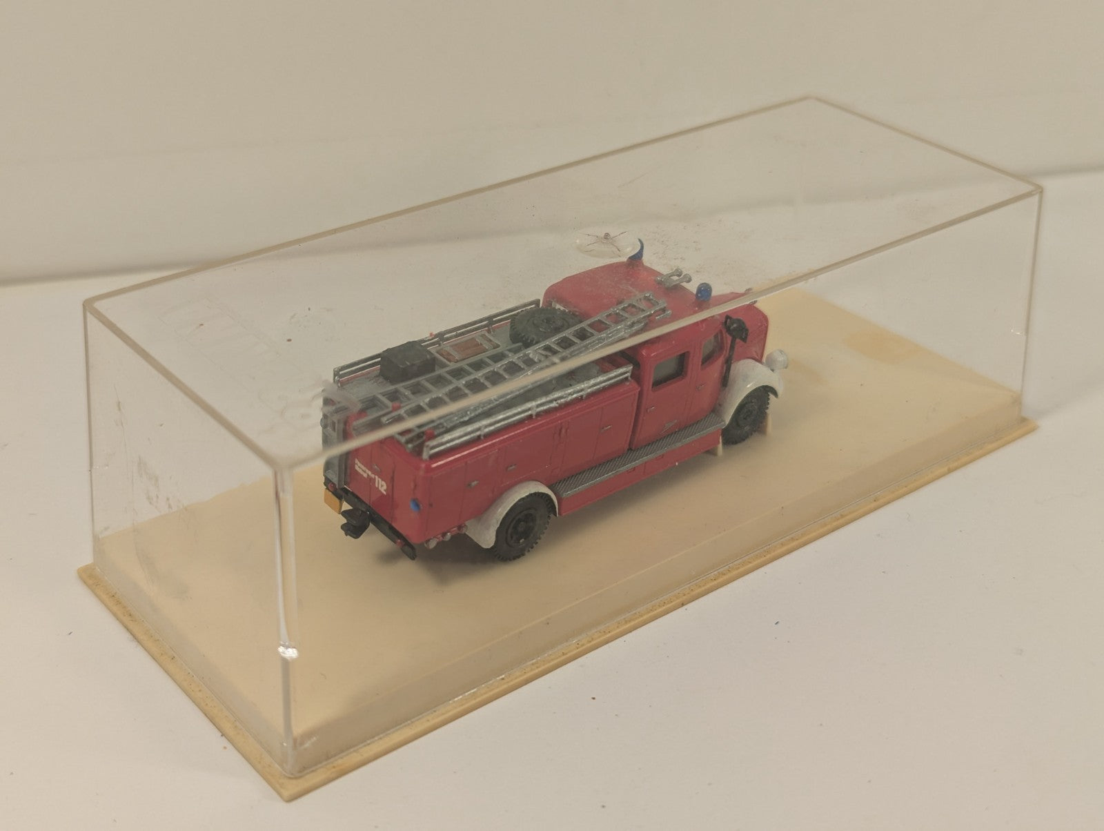 Brekina HO Scale Mercedes-Benz L3500 Metz LF 15 Fire Engine