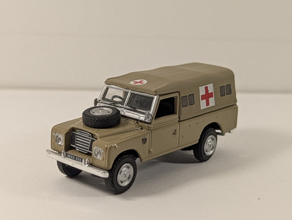 Hongwell 1:72 Scale Land Rover Series III 109 Ambulance Die-cast Model Vehicle
