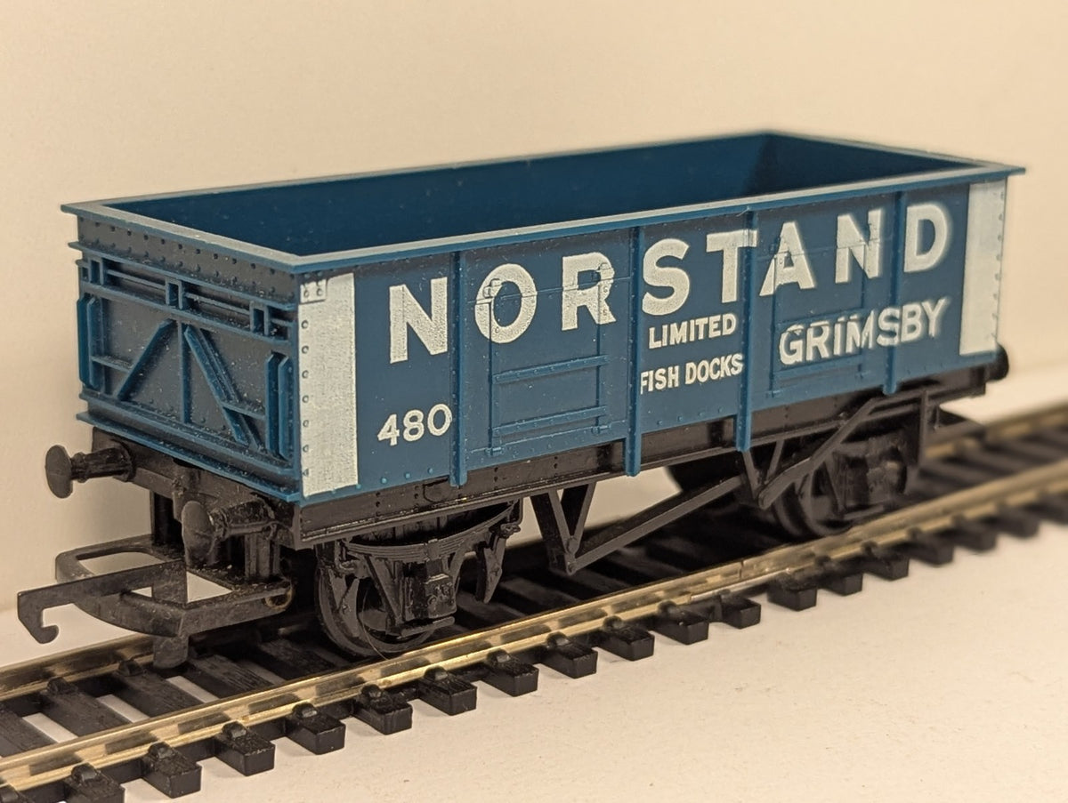 Hornby OO Gauge Norstand Grimsby Fish Docks Mineral Wagon