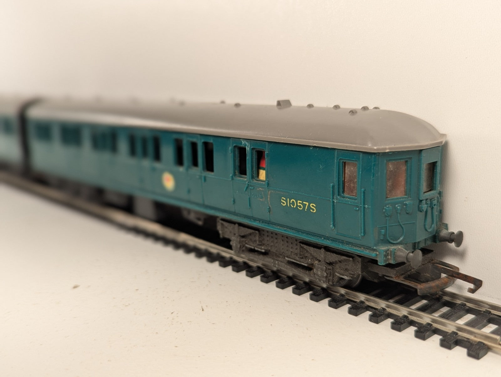 Tri-ang OO Gauge Class 2-SUB Southern Region EMU 2-Car Set