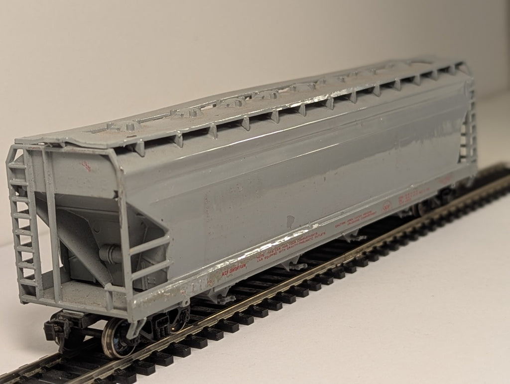 Bachmann HO Gauge ACF Covered Hopper Wagon – Repainted & Missing Coupling