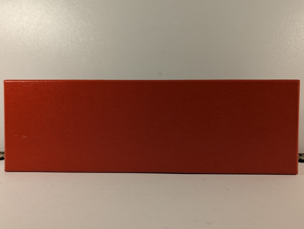 HO Gauge 54' Covered Hopper Car MILW 97802 Milwaukee Road