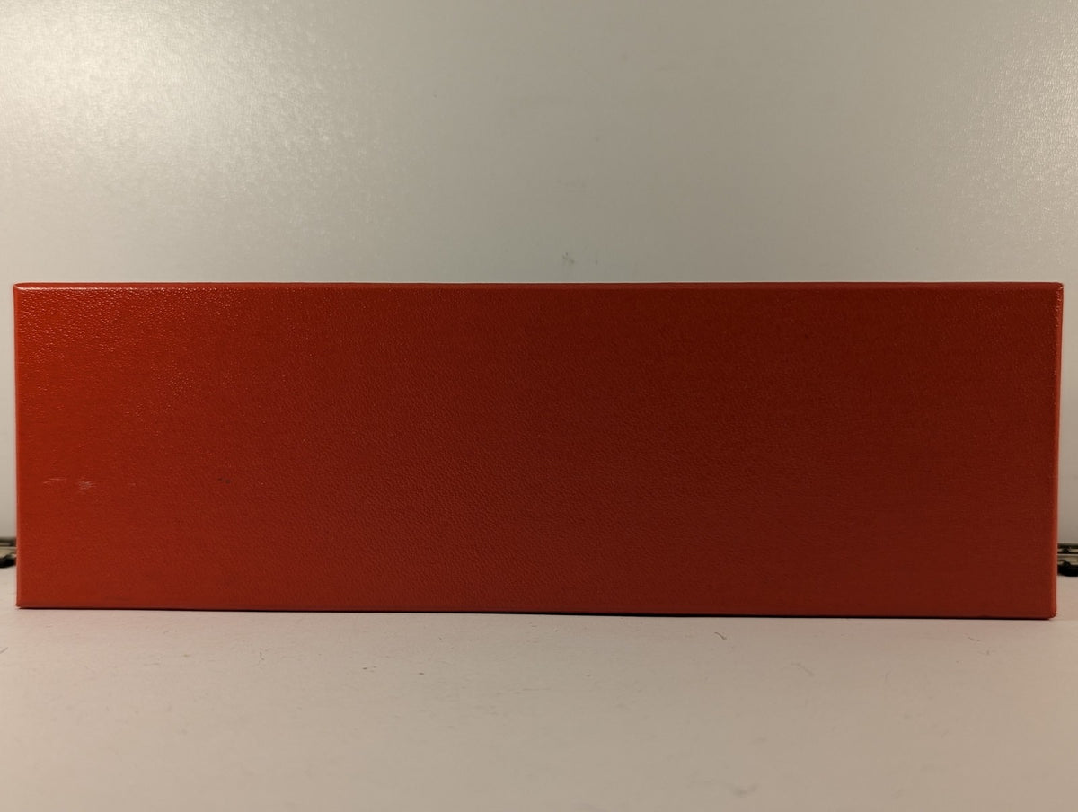 HO Gauge 54' Covered Hopper Car MILW 97802 Milwaukee Road
