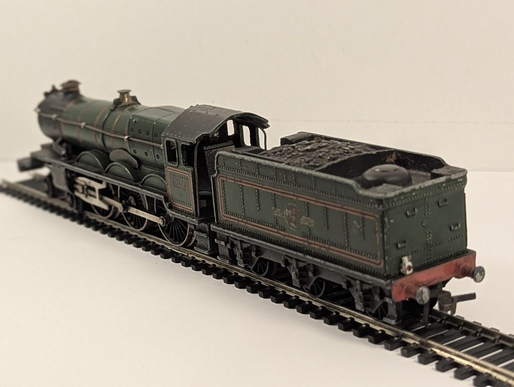 Hornby Dublo OO Gauge Castle Class 4-6-0 'Denbigh Castle' Steam Locomotive 7032